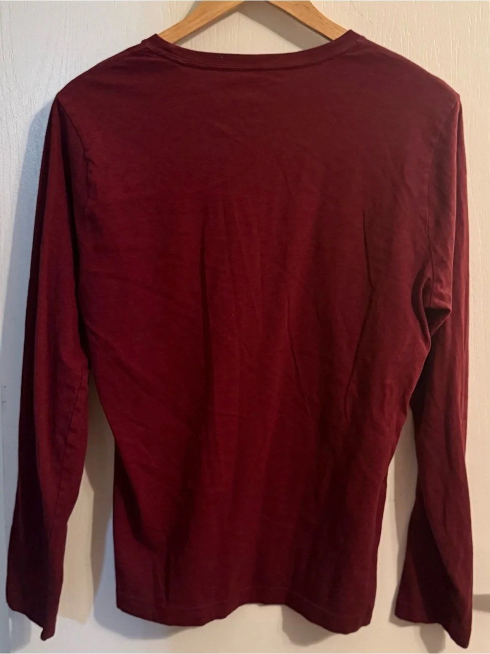Banana Republic Men's Long Sleeve Crewneck Shirt - Maroon